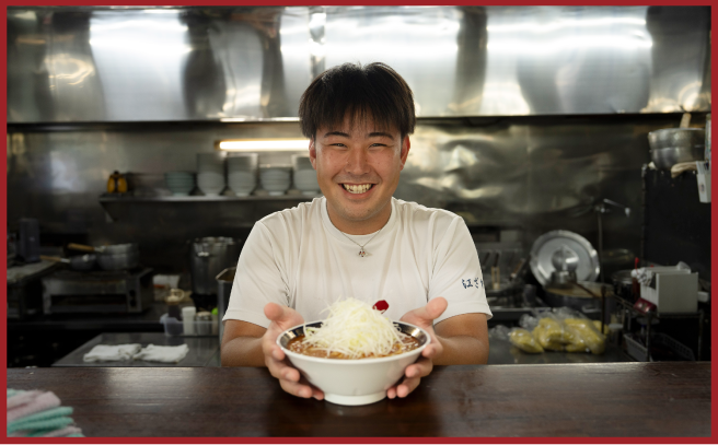 料理を提供してくれたのは、近所の大学に通うアルバイトの鎌ヶ迫健吾さん。