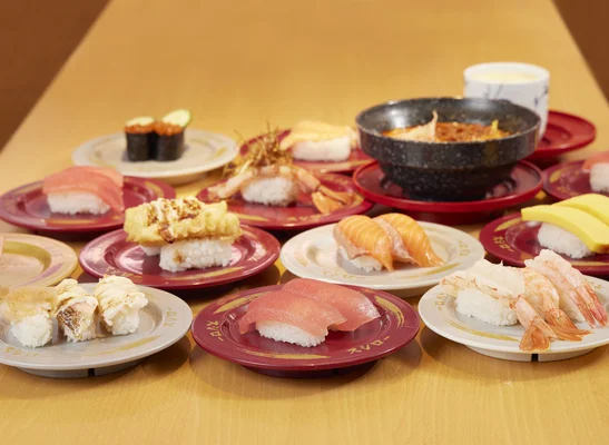 各国向けのメニューが並ぶテーブル